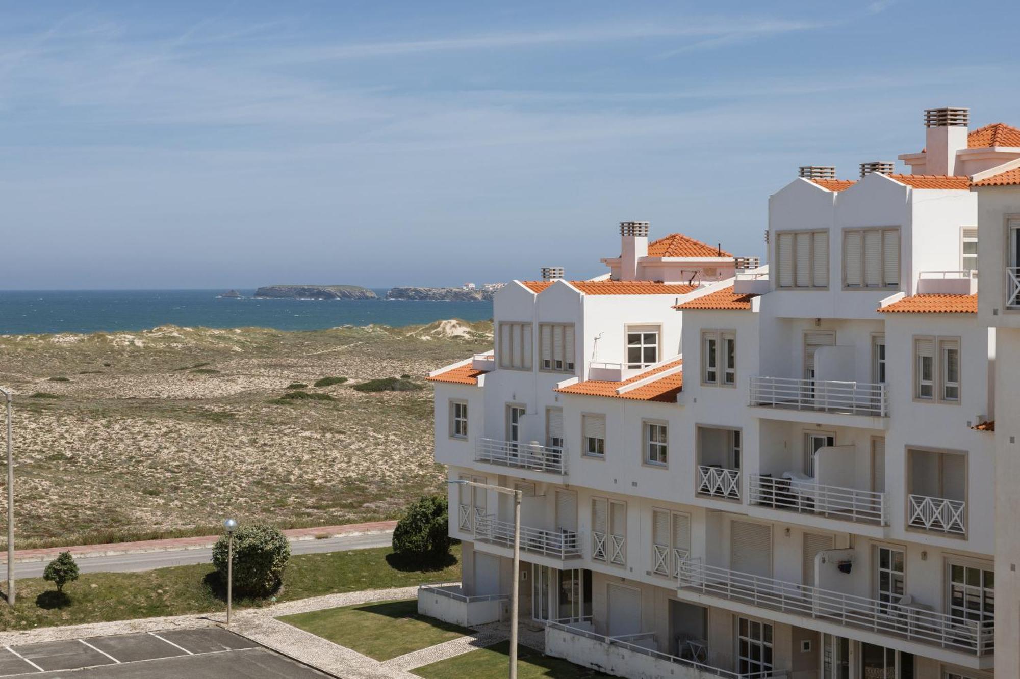 Baleal Beachfront Duplex *